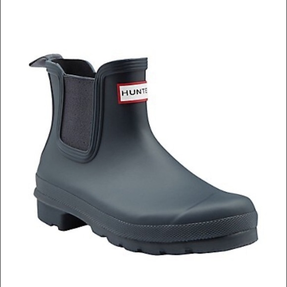 Hunter Boots - Women’s Classic Chelsea Hunter Boots in Black - Picture 2 of 9